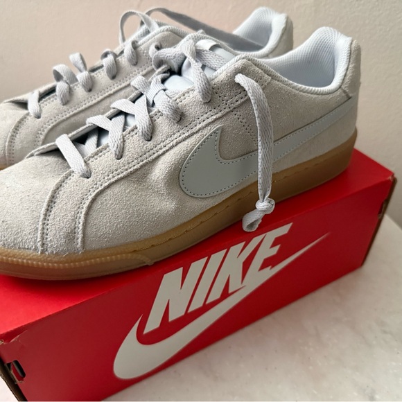 Nike Light Gray Sneakers with Tan Sole Womens size 10 - Picture 2 of 5